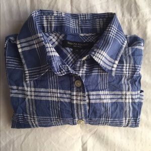Cute thin plaid button up